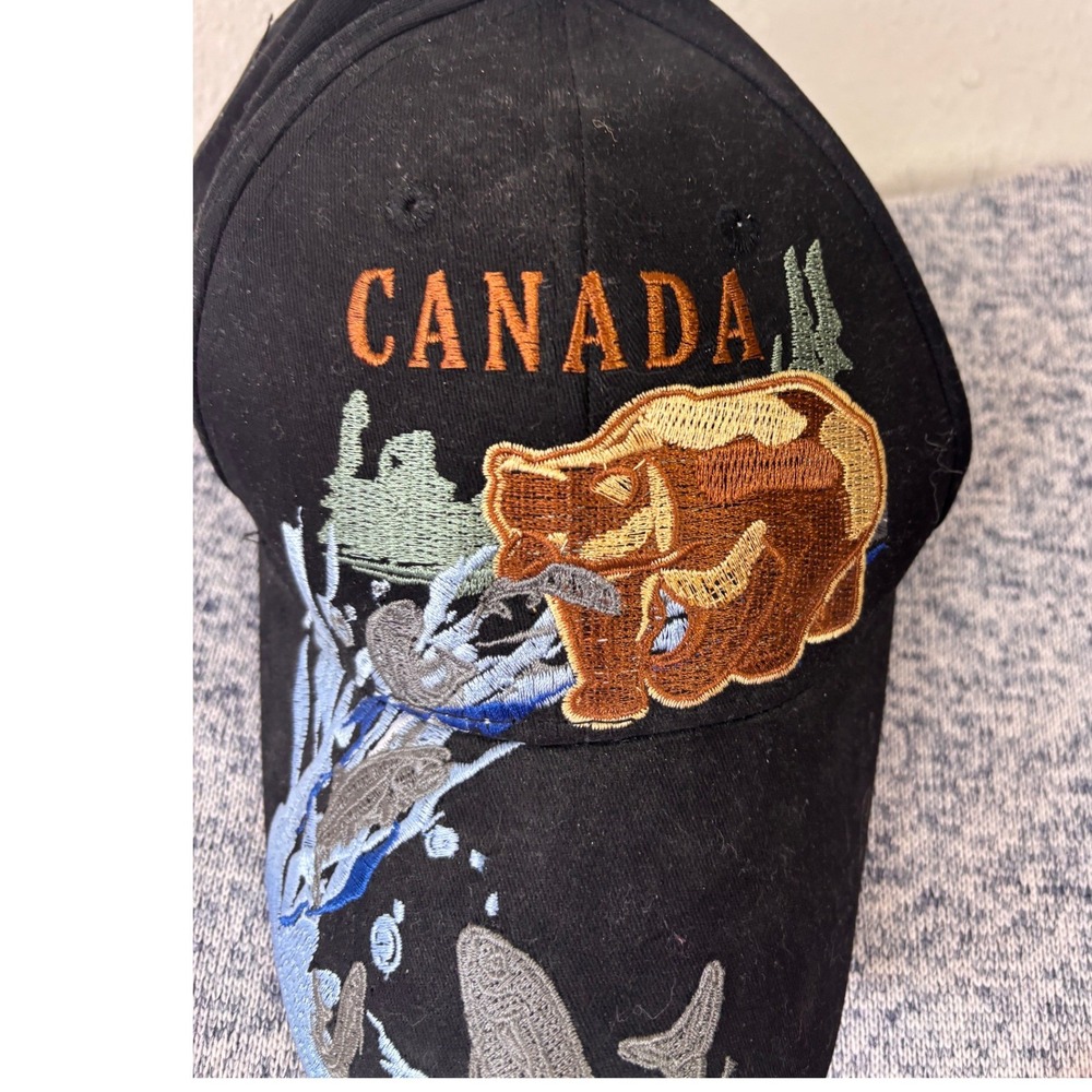 Unbranded Canada Souvenir Hat Unisex 58cm Black‎ Grizzly Bear Salmon Embroidered